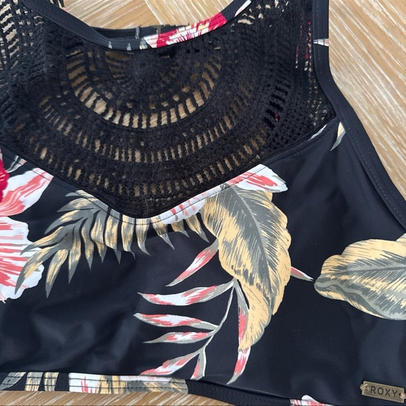 Roxy Black Floral Crochet-Trim Bikini Set Small NWT - Picture 3 of 8
